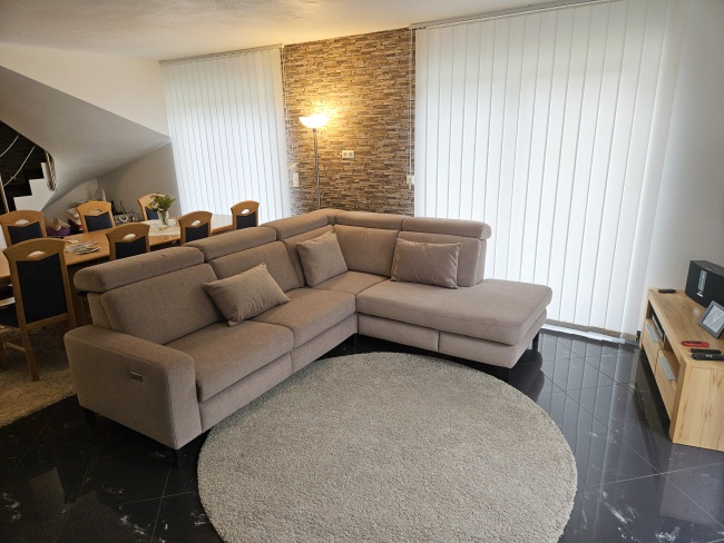 20250505 Neues Sofa